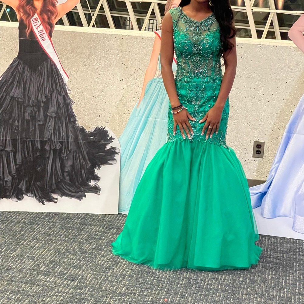 Green mermaid style prom dress